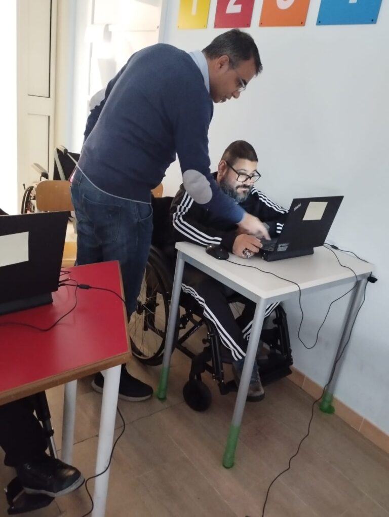 Gioia Tauro - Lezione 8 – Formattazione avanzata + laboratorio multimediale (e festa di fine Modulo 1) 1